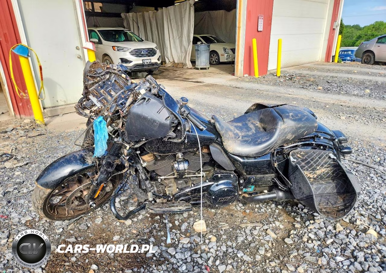 2022 Harley-Davidson Flhxst VIN:1HD1ABL18NB608814 - 3