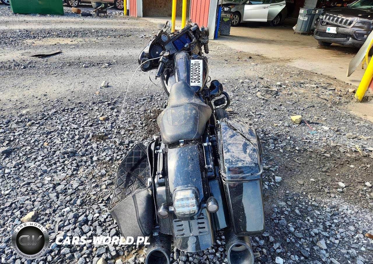 2022 Harley-Davidson Flhxst VIN:1HD1ABL18NB608814 - 4