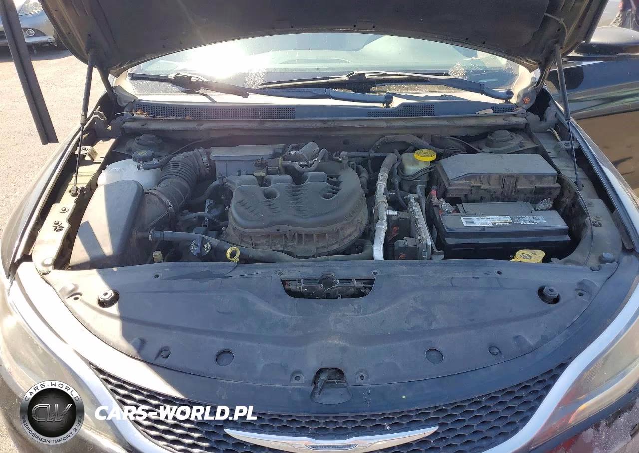 2015 Chrysler 200 C VIN:1C3CCCCG7FN551900 - 11
