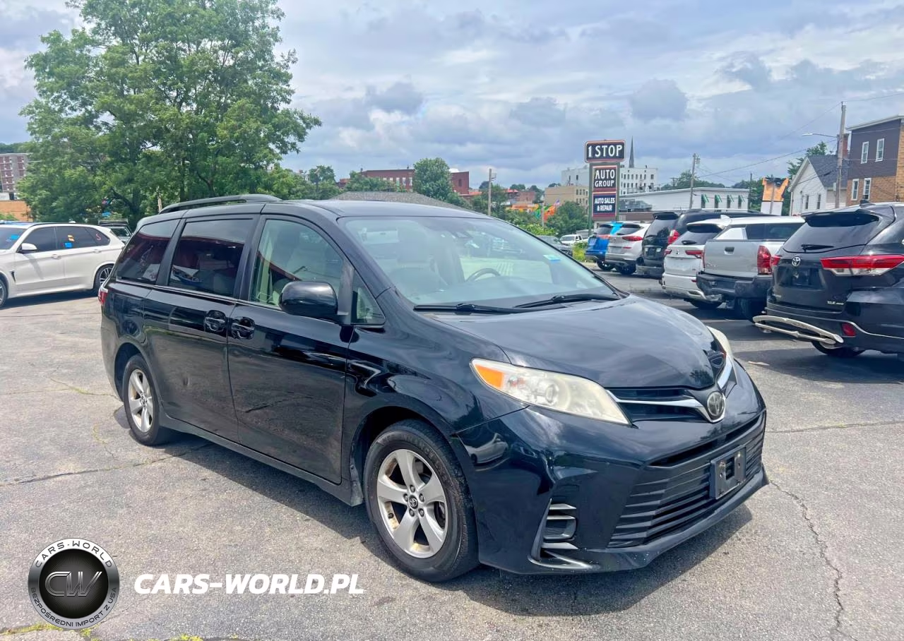 2018 Toyota Sienna Le VIN:5TDKZ3DC7JS903233 - 4