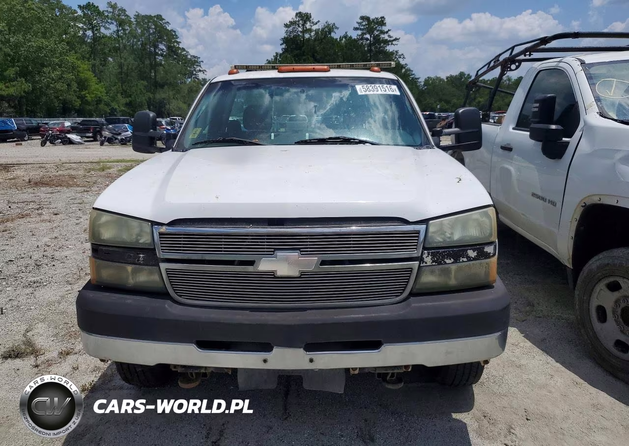 2004 Chevrolet Silverado C3500 VIN:1GBJC34264E384145 - 5