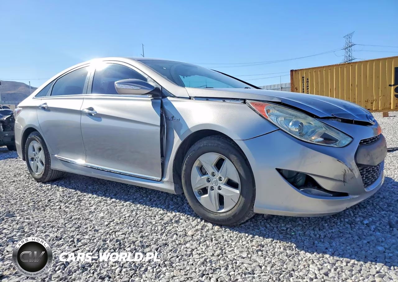 2012 Hyundai Sonata Hybrid VIN:KMHEC4A49CA027097 - 4