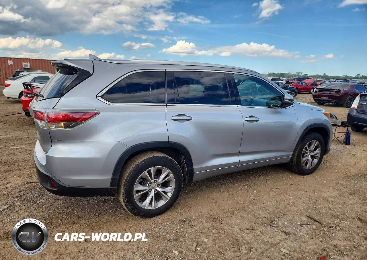2015 Toyota Highlander Xle VIN:5TDKKRFH6FS067700 - 4