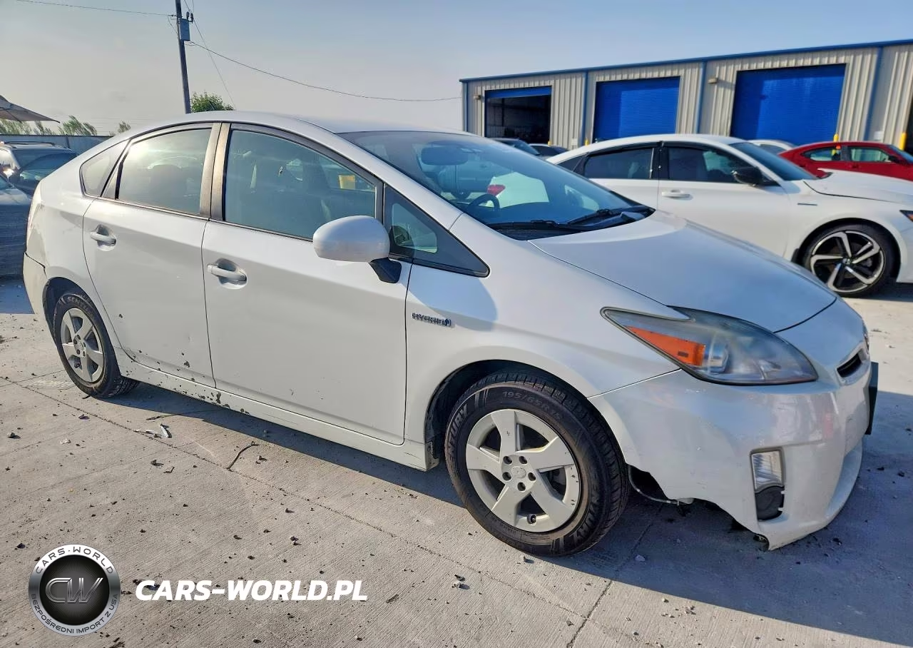 2011 Toyota Prius Four VIN:JTDKN3DU1B0300271 - 4