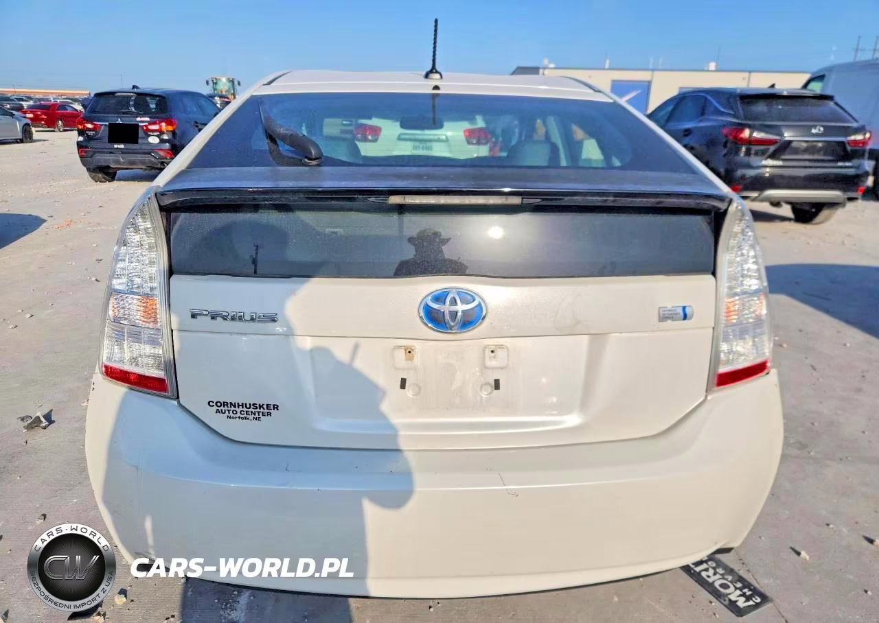 2011 Toyota Prius Four VIN:JTDKN3DU1B0300271 - 6