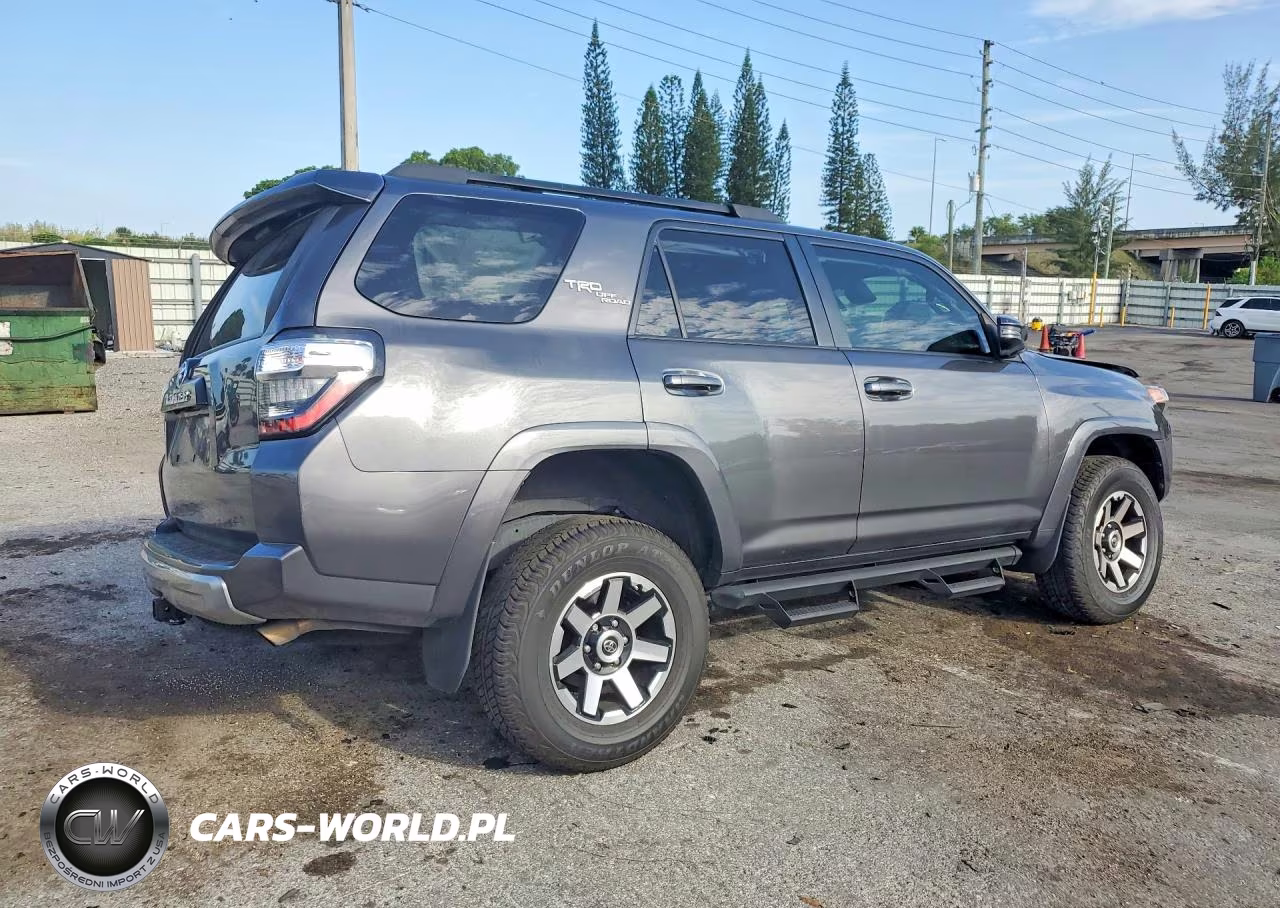 2020 Toyota 4Runner Trd Off-Road Premium VIN:JTEBU5JR7L5834115 - 3