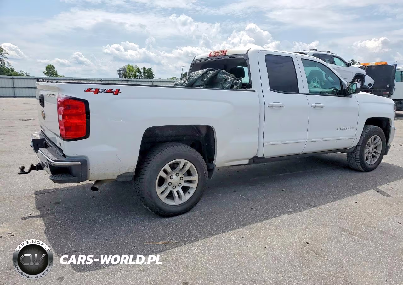 2018 Chevrolet Silverado K1500 Lt VIN:1GCVKREH4JZ244279 - 3