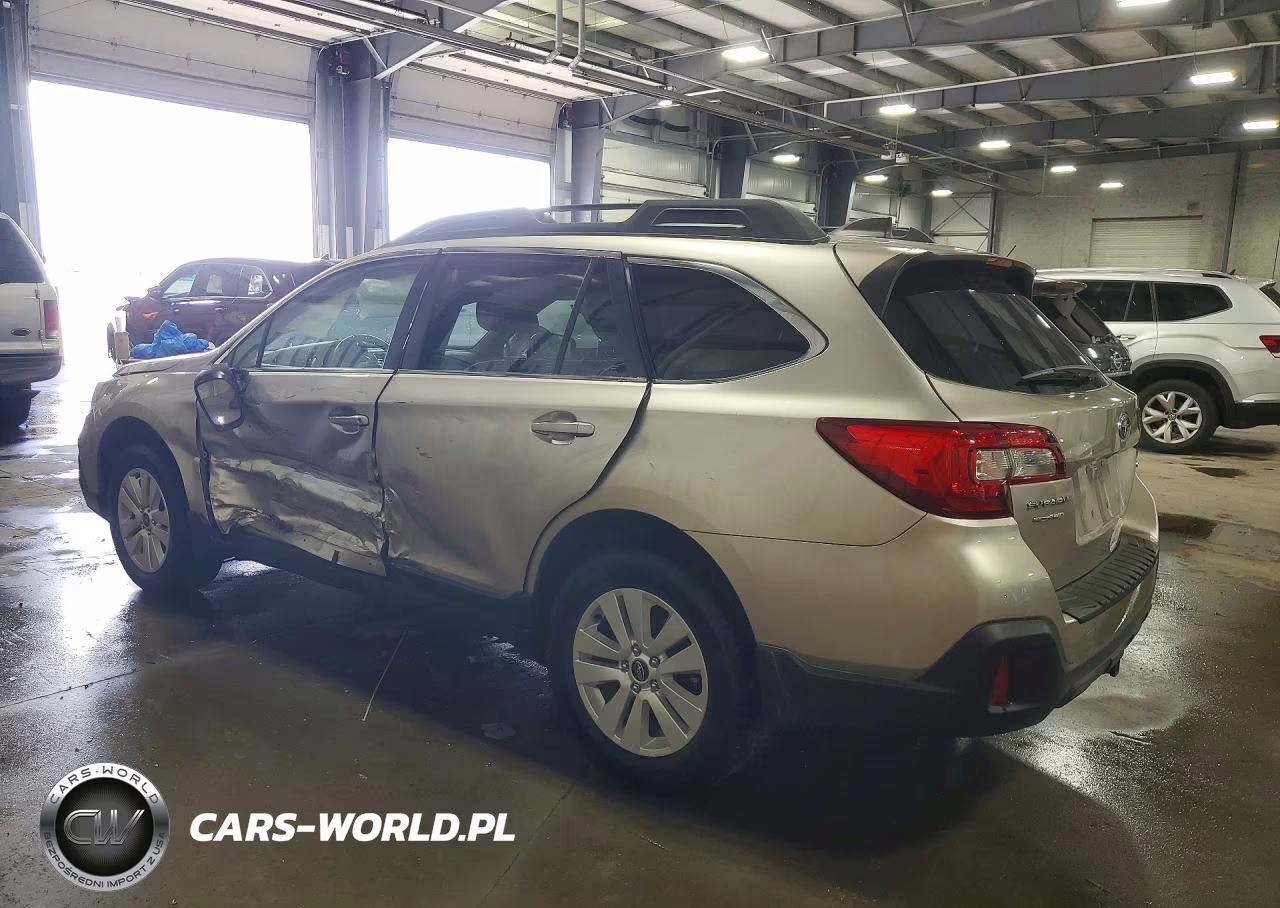 2018 Subaru Outback 2.5I Premium VIN:4S4BSAHC6J3216972 - 2