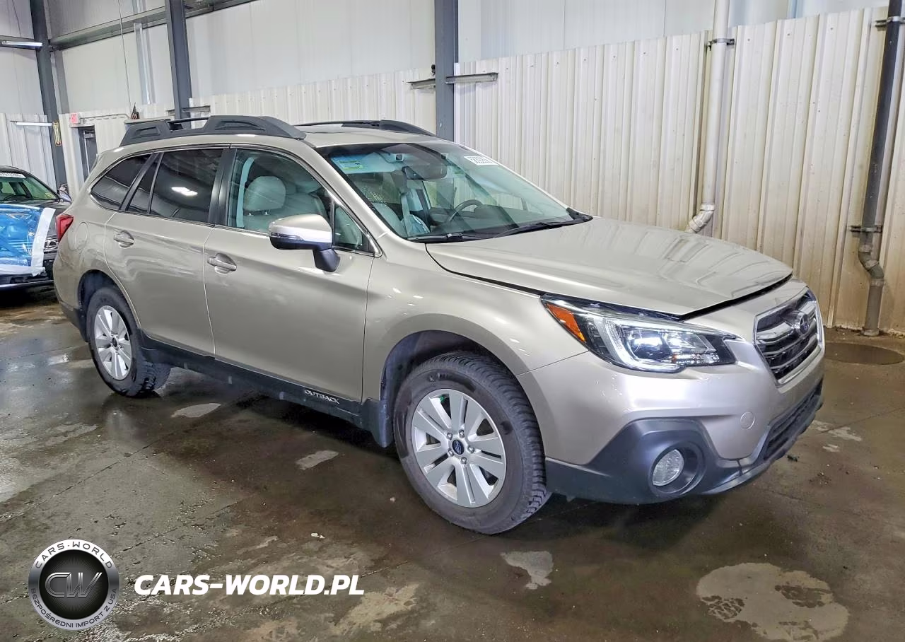2018 Subaru Outback 2.5I Premium VIN:4S4BSAHC6J3216972 - 4