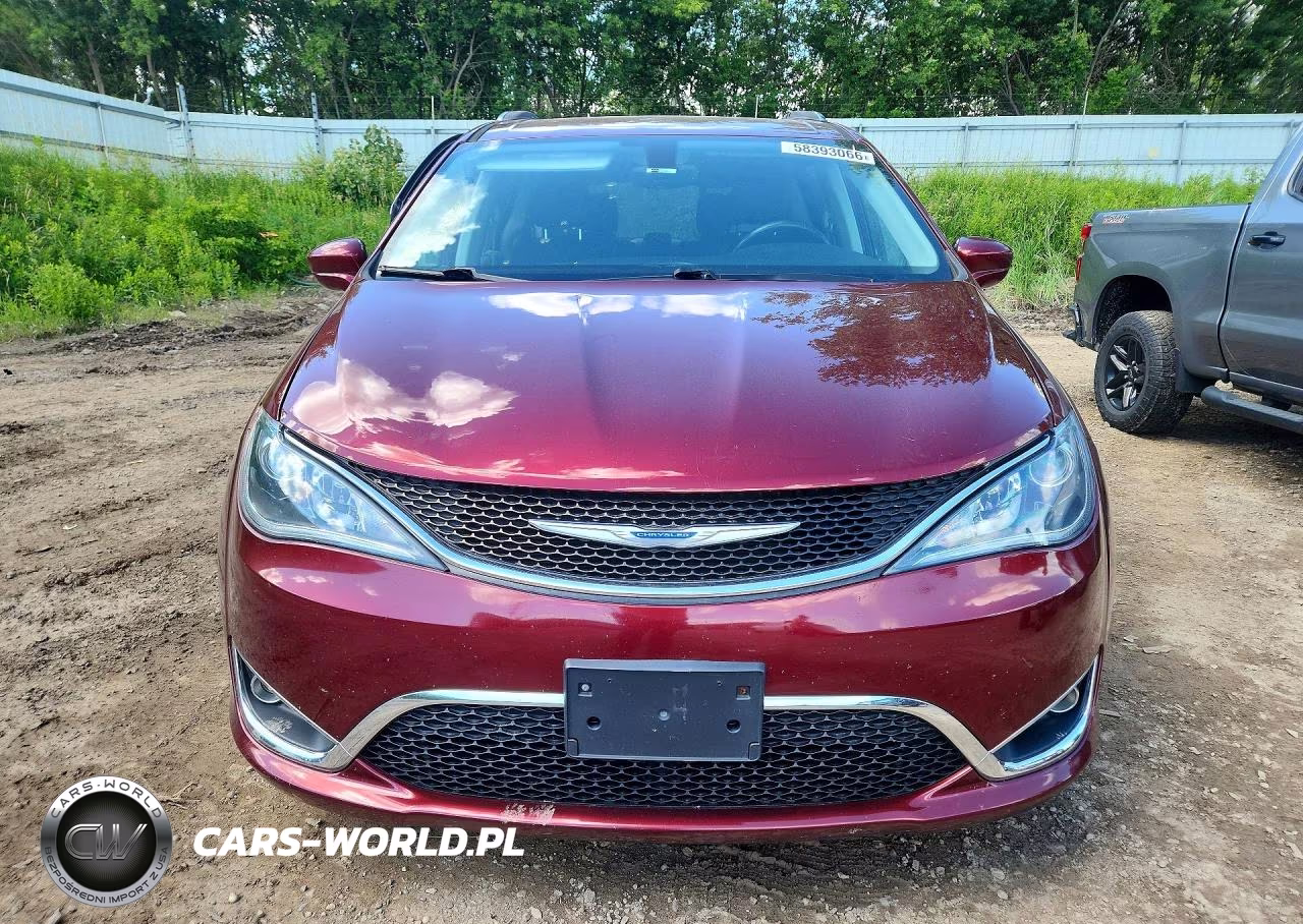 2018 Chrysler Pacifica Touring L VIN:2C4RC1BG7JR233556 - 5