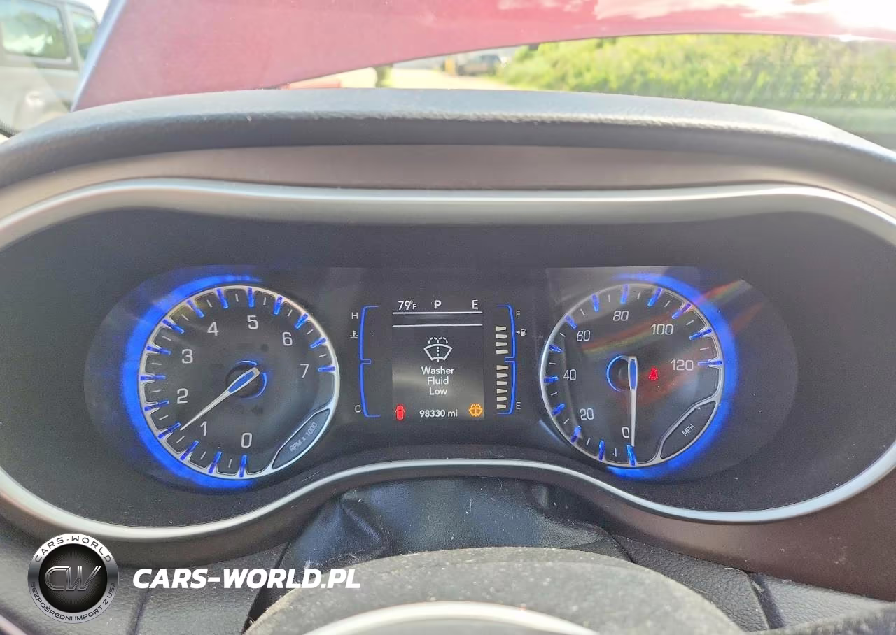 2018 Chrysler Pacifica Touring L VIN:2C4RC1BG7JR233556 - 9