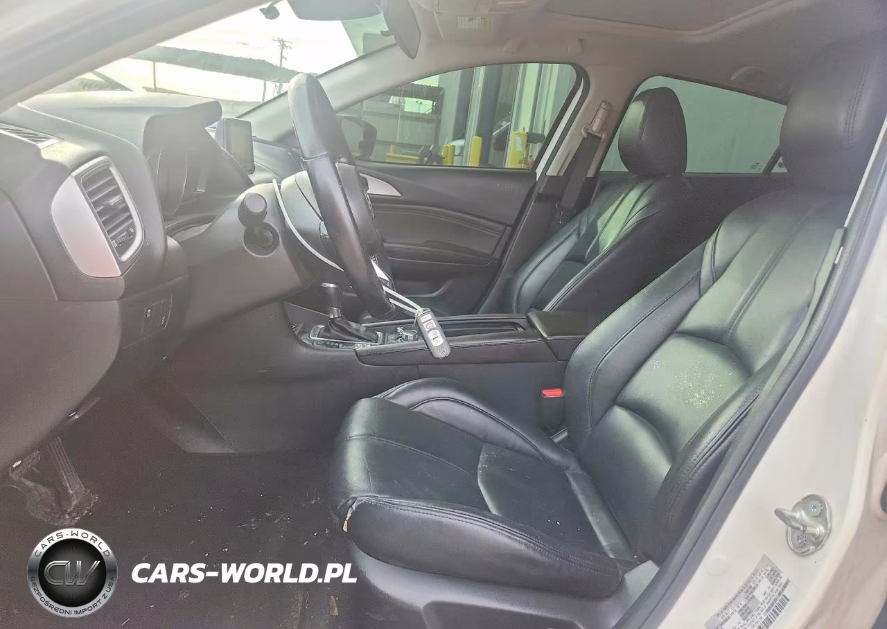 2018 Mazda 3 Touring VIN:3MZBN1V30JM171586 - 7
