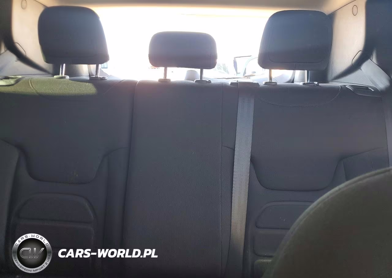 2021 Jeep Renegade Latitude VIN:ZACNJCBB4MPN36420 - 10