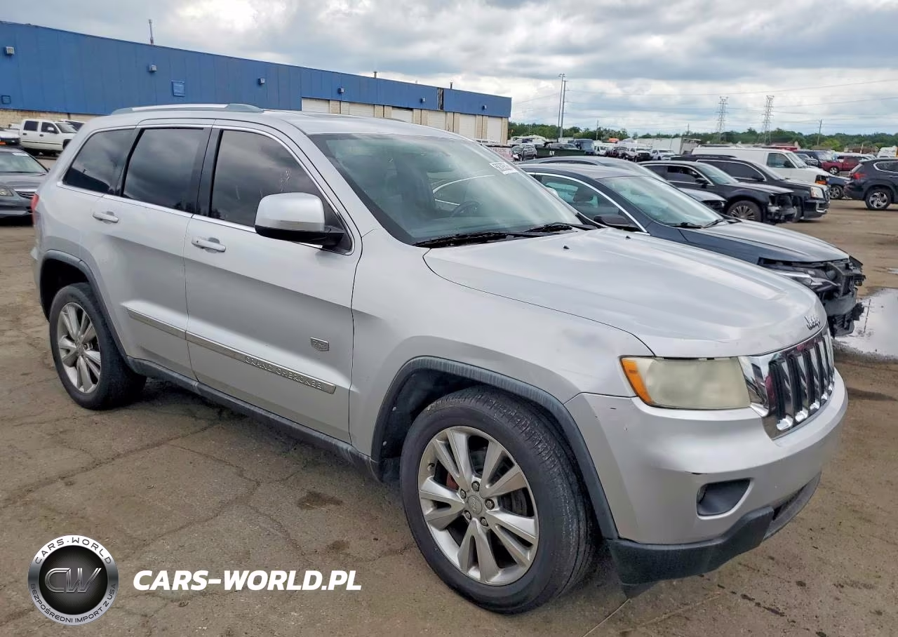 2011 Jeep Grand Cherokee Laredo VIN:1J4RS4GG1BC676528 - 4