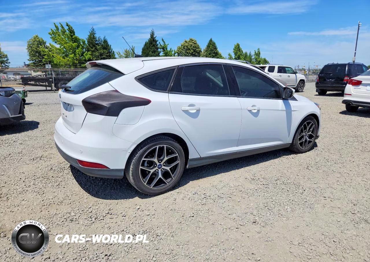 2017 Ford Focus Sel VIN:1FADP3M25HL264566 - 3
