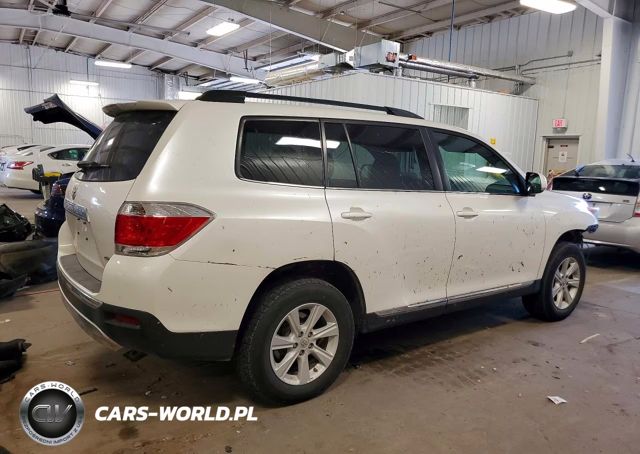2013 Toyota Highlander Plus VIN:5TDBK3EH6DS226405 - 3
