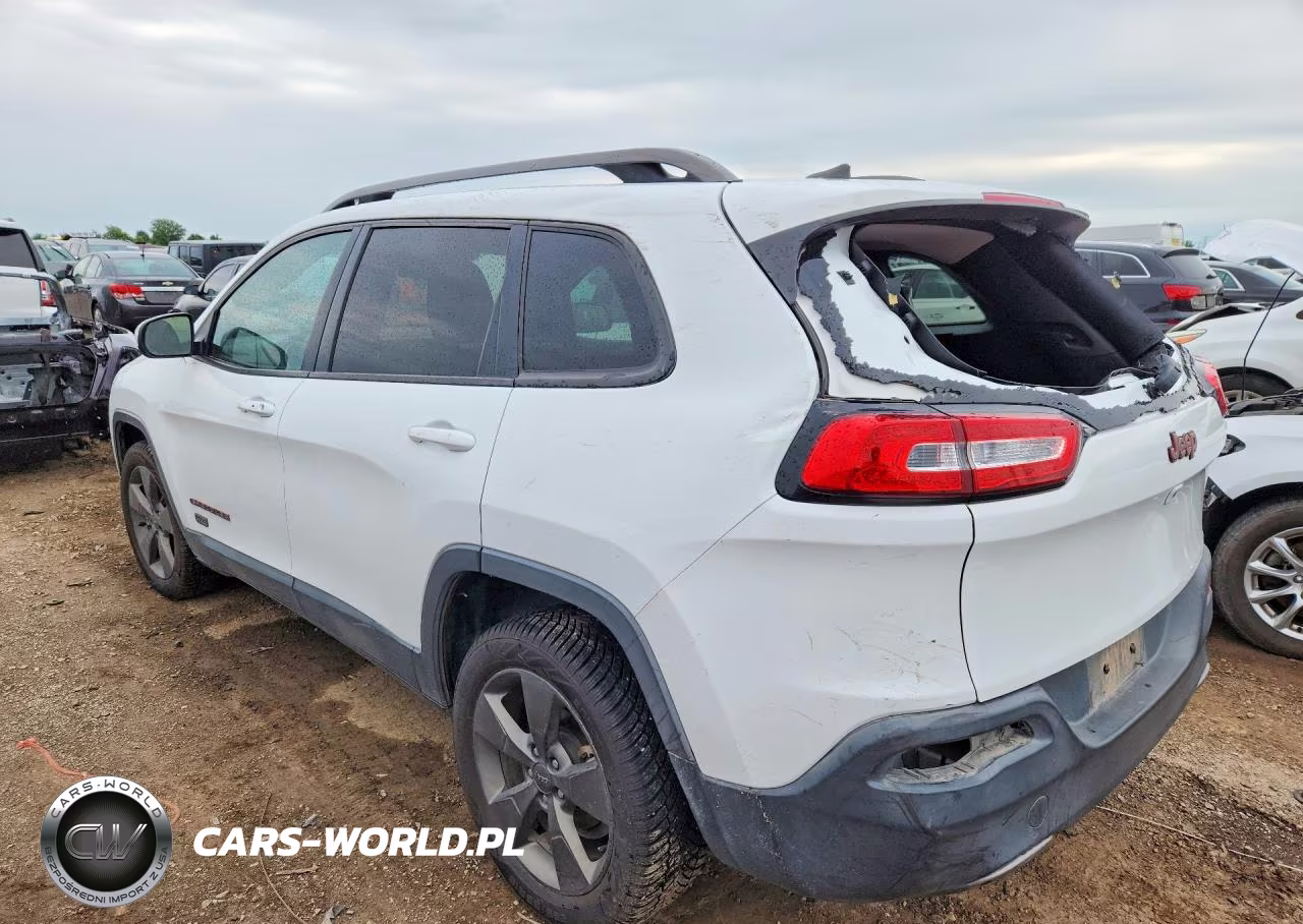 2016 Jeep Cherokee Latitude VIN:1C4PJLCB9GW275819 - 2