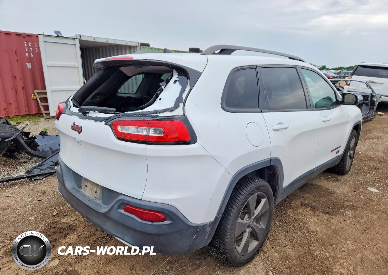 2016 Jeep Cherokee Latitude VIN:1C4PJLCB9GW275819 - 3