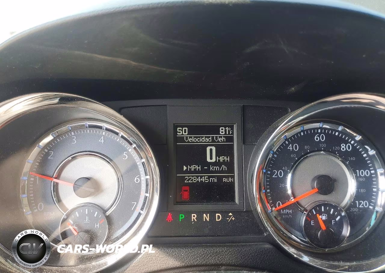 2015 Chrysler Town & Country Touring VIN:2C4RC1BG8FR751991 - 9