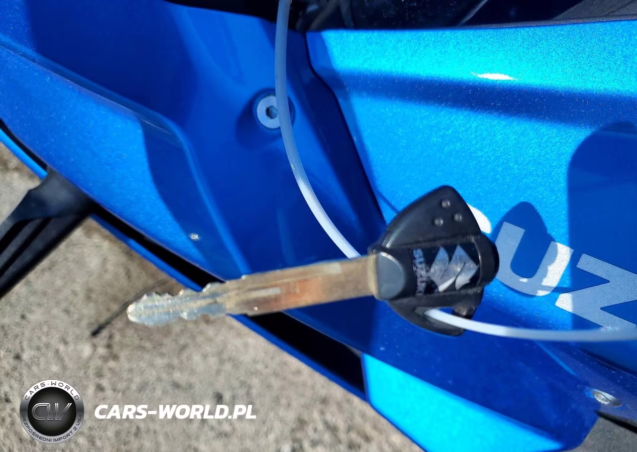 2024 Suzuki Gsx800 F VIN:JS1EM13B9R7101212 - 8