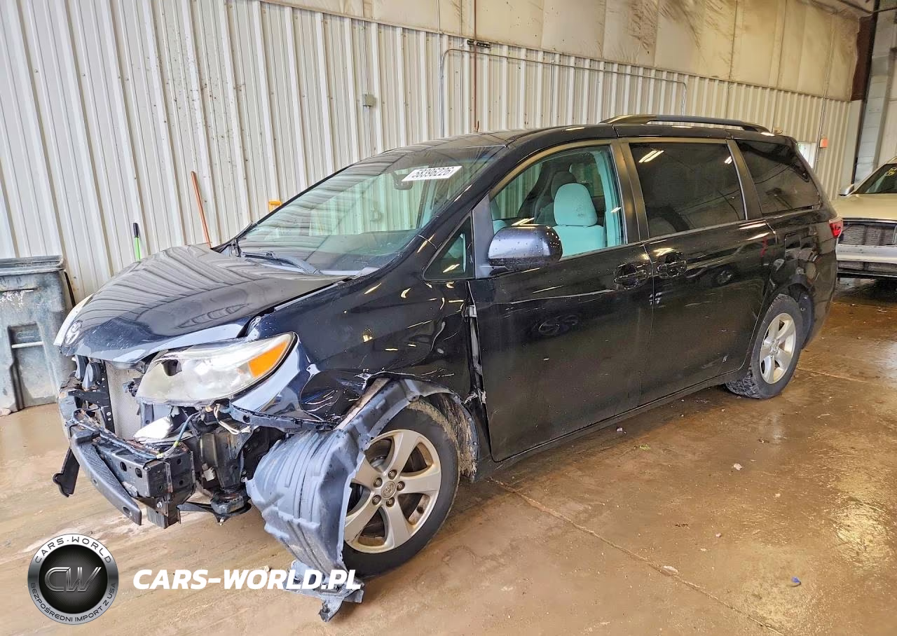 2017 Toyota Sienna Le – zdjęcie 1 z 13