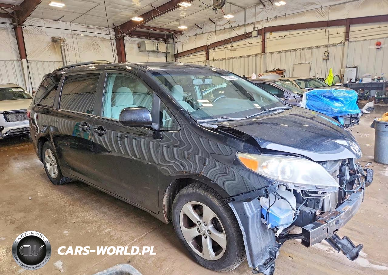 2017 Toyota Sienna Le VIN:5TDKZ3DC2HS792570 - 4