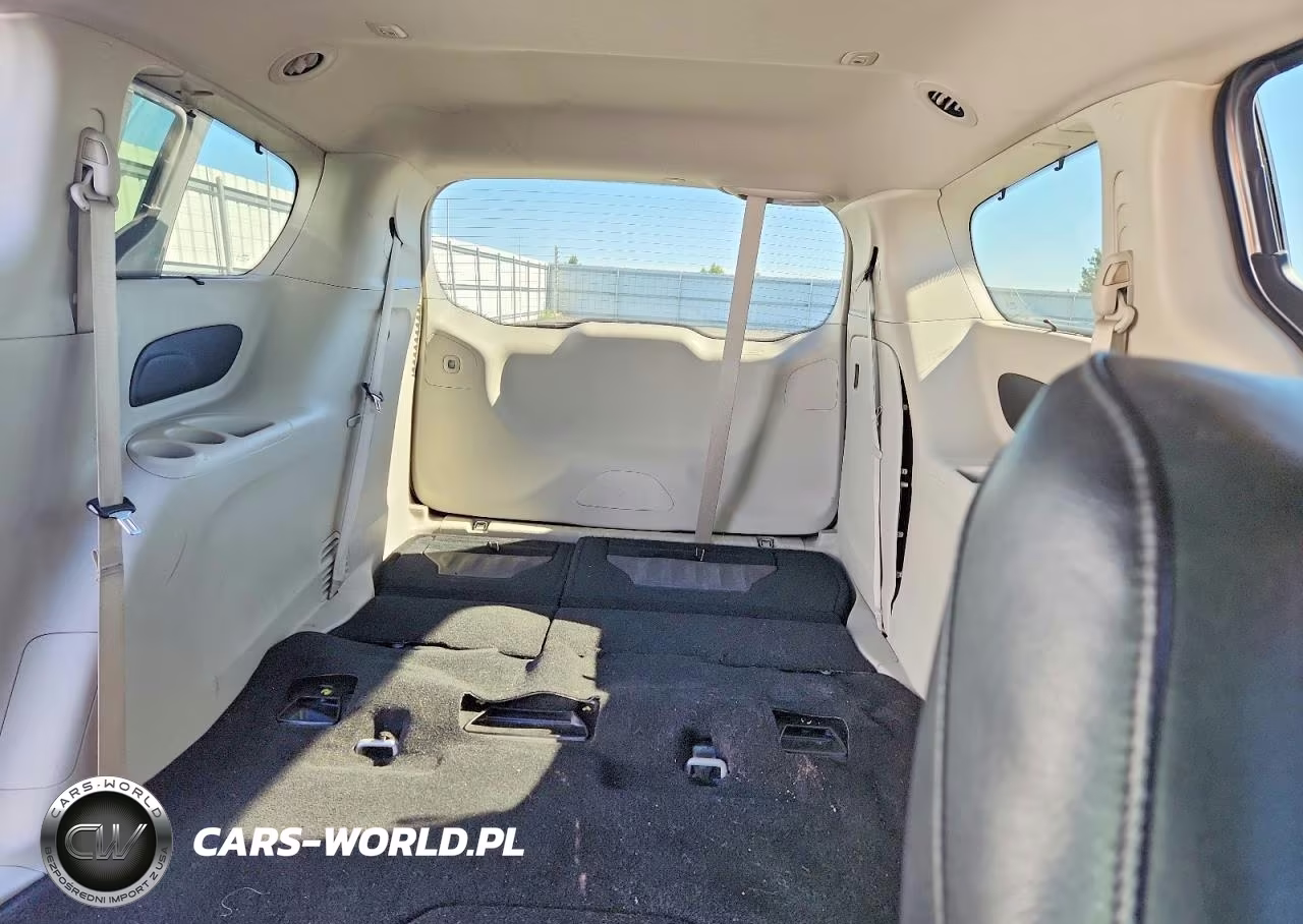 2019 Chrysler Pacifica Touring L VIN:2C4RC1BGXKR626632 - 10