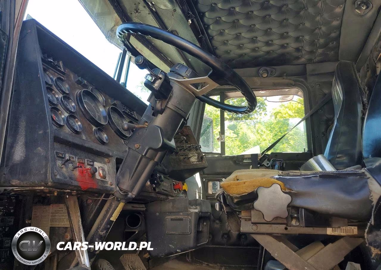 1995 Kenworth W900 Semi Truck VIN:2XKWDB0X6SM667429 - 7