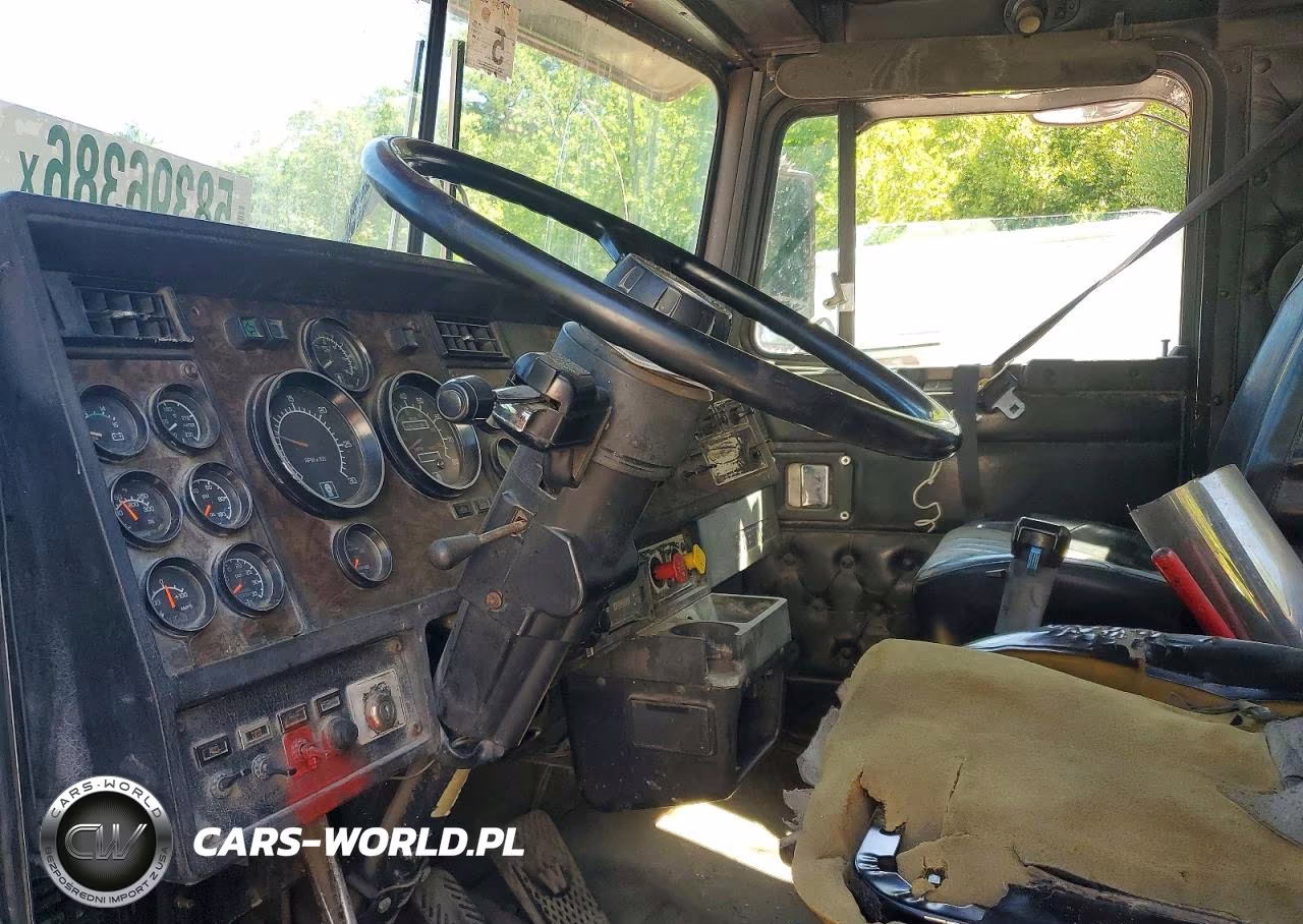 1995 Kenworth W900 Semi Truck VIN:2XKWDB0X6SM667429 - 8