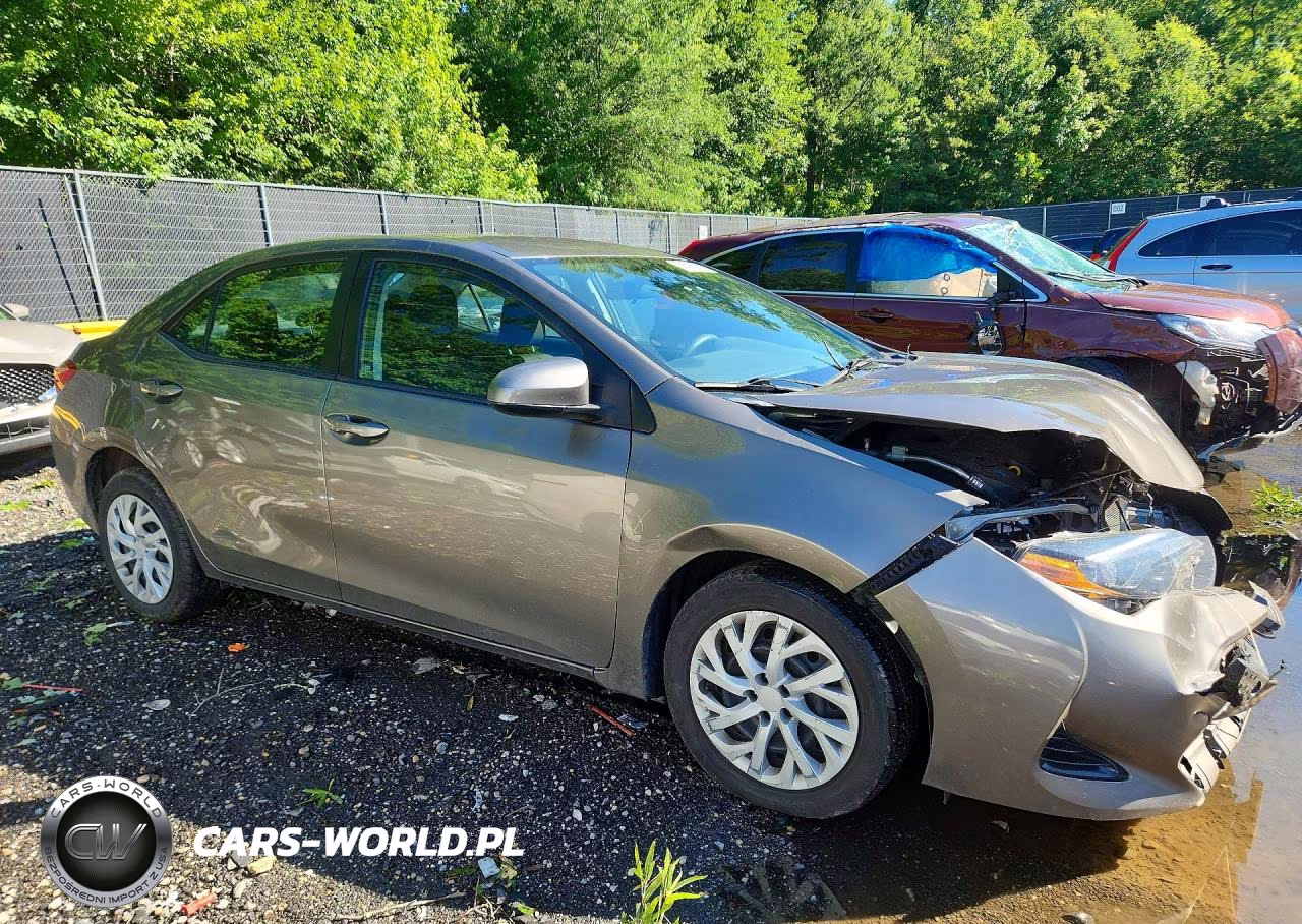 2017 Toyota Corolla Le VIN:2T1BURHE4HC875116 - 4