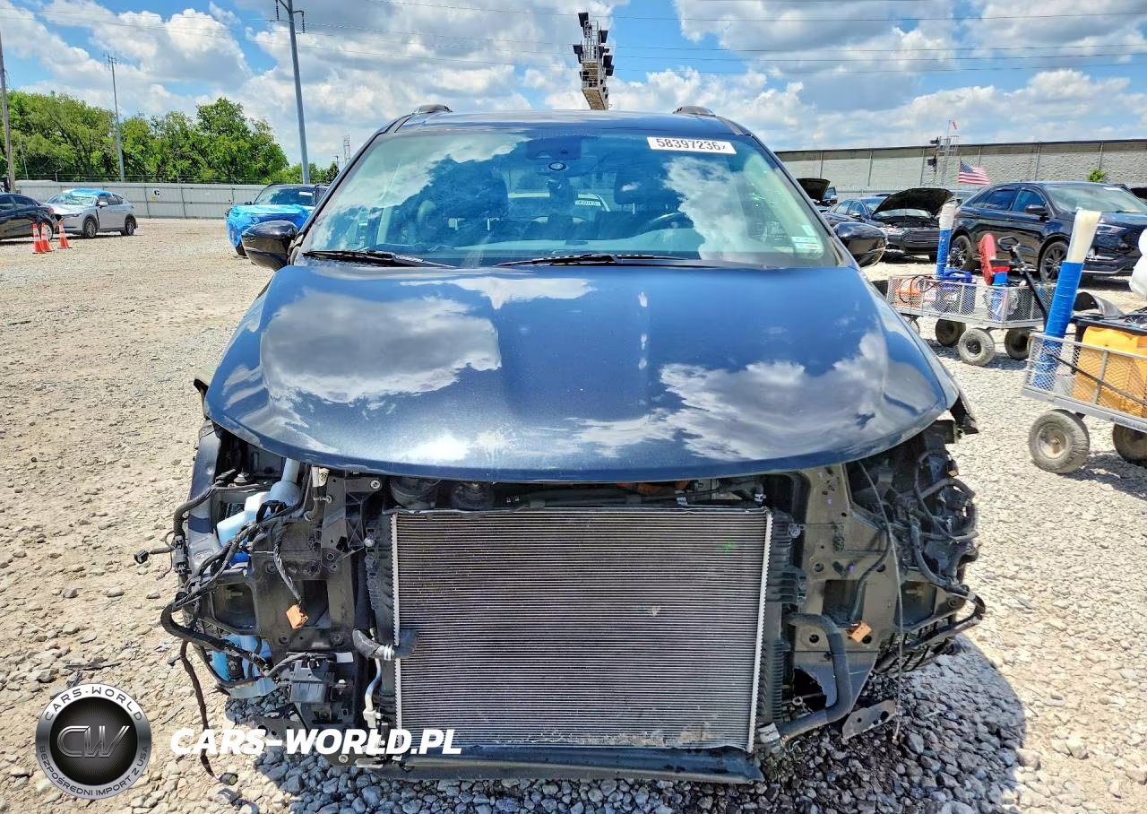 2021 Chrysler Pacifica Hybrid Touring L VIN:2C4RC1L73MR585908 - 5