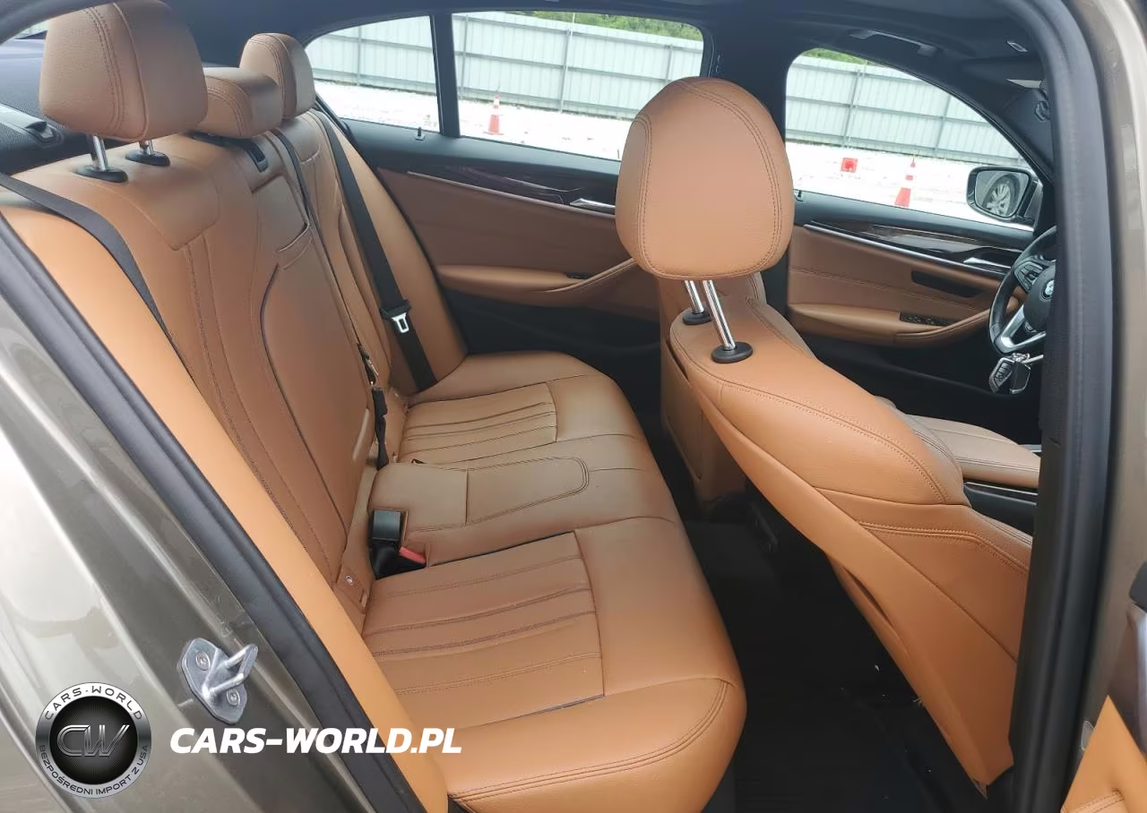 2019 BMW 530 Xi VIN:WBAJA7C51KG910457 - 10