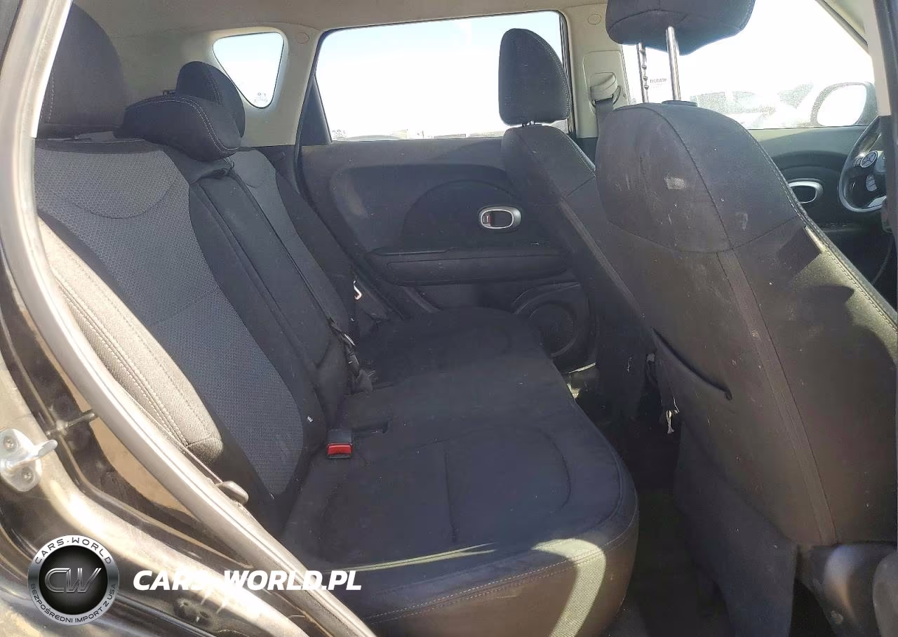 2018 Kia Soul + VIN:KNDJP3A52J7536243 - 10