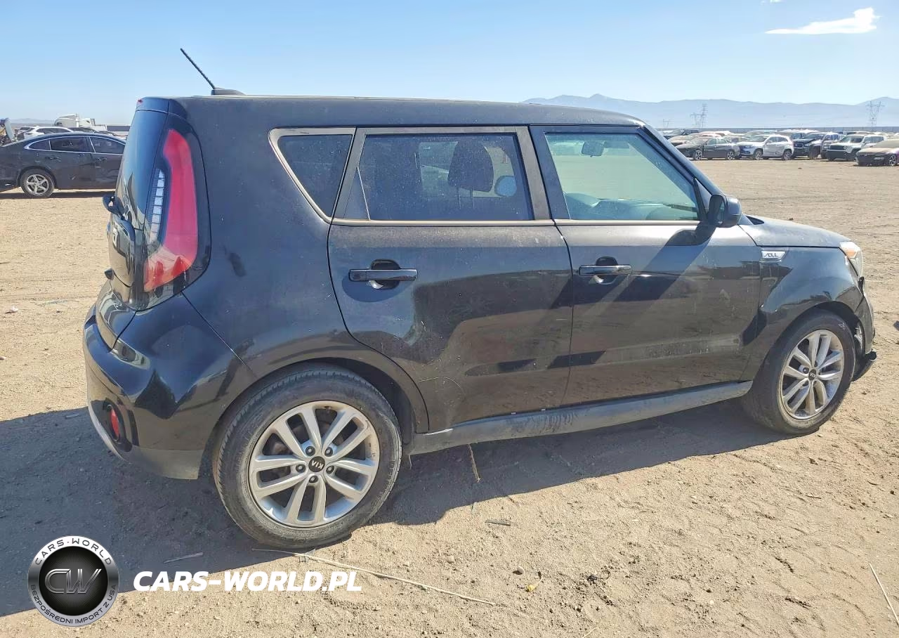 2018 Kia Soul + VIN:KNDJP3A52J7536243 - 3