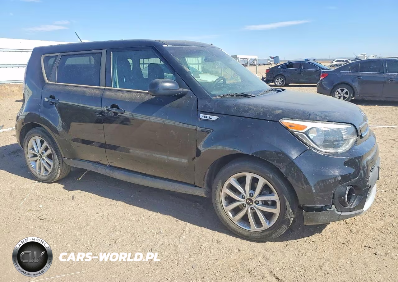 2018 Kia Soul + VIN:KNDJP3A52J7536243 - 4