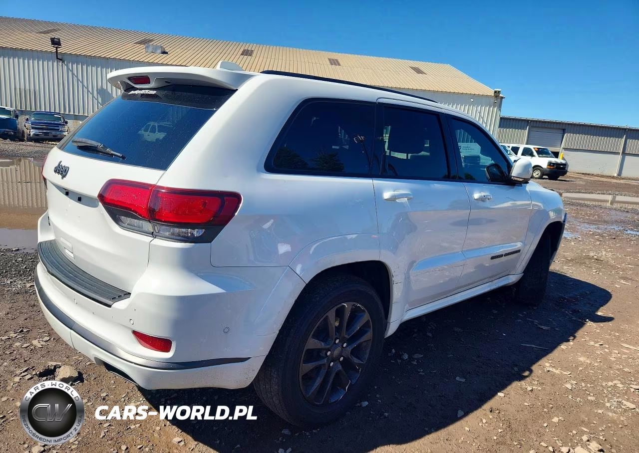 2018 Jeep Grand Cherokee Overland VIN:1C4RJFCM4JC436842 - 3