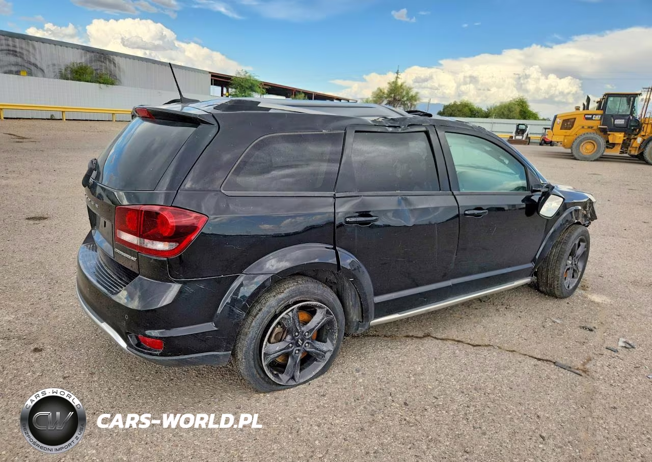 2020 Dodge Journey Crossroad VIN:3C4PDCGB5LT201444 - 3