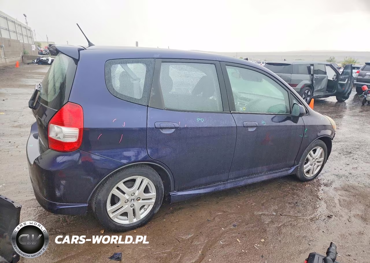 2008 Honda Fit Sport VIN:JHMGD38608S024729 - 3