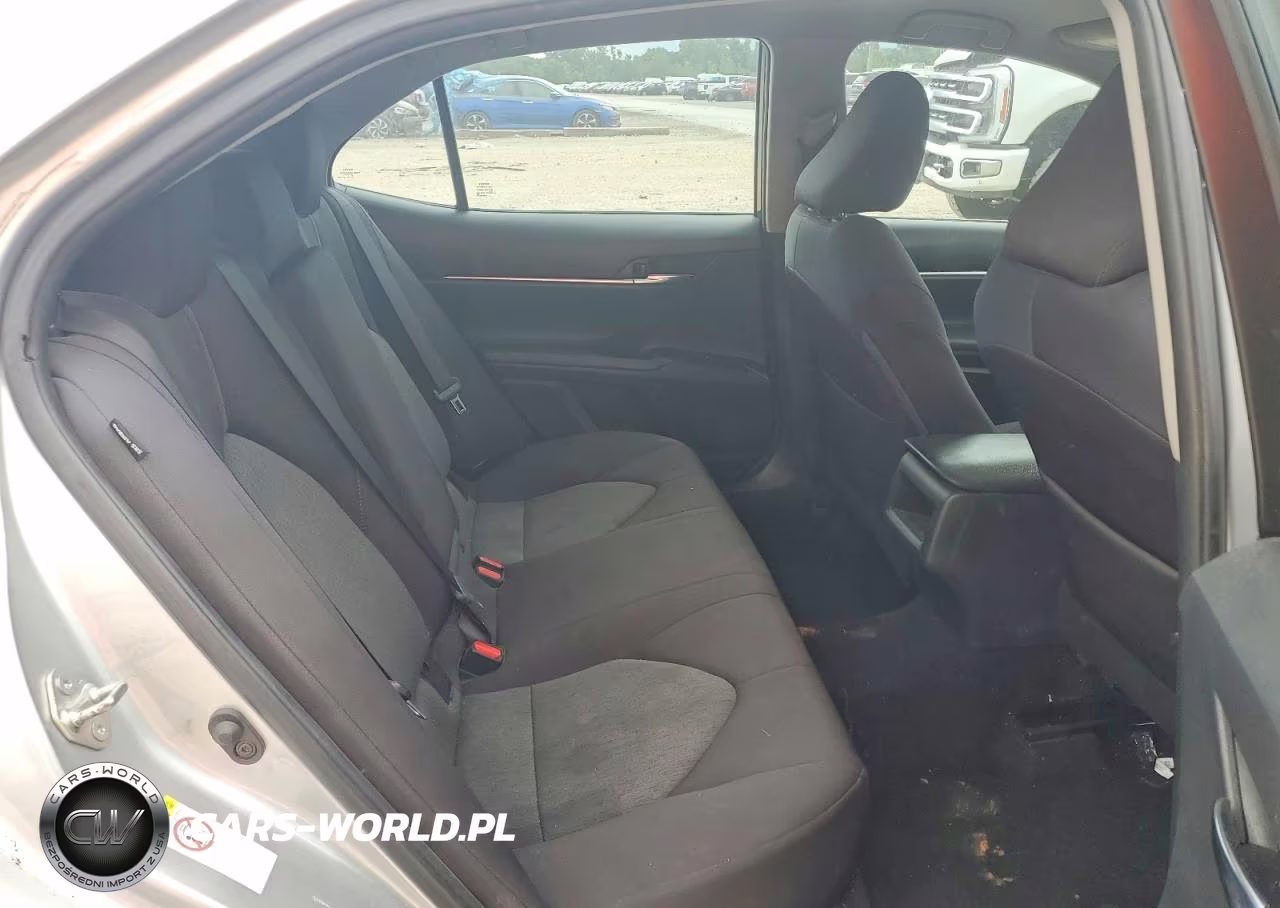 2018 Toyota Camry Le VIN:4T1B11HK6JU515771 - 10