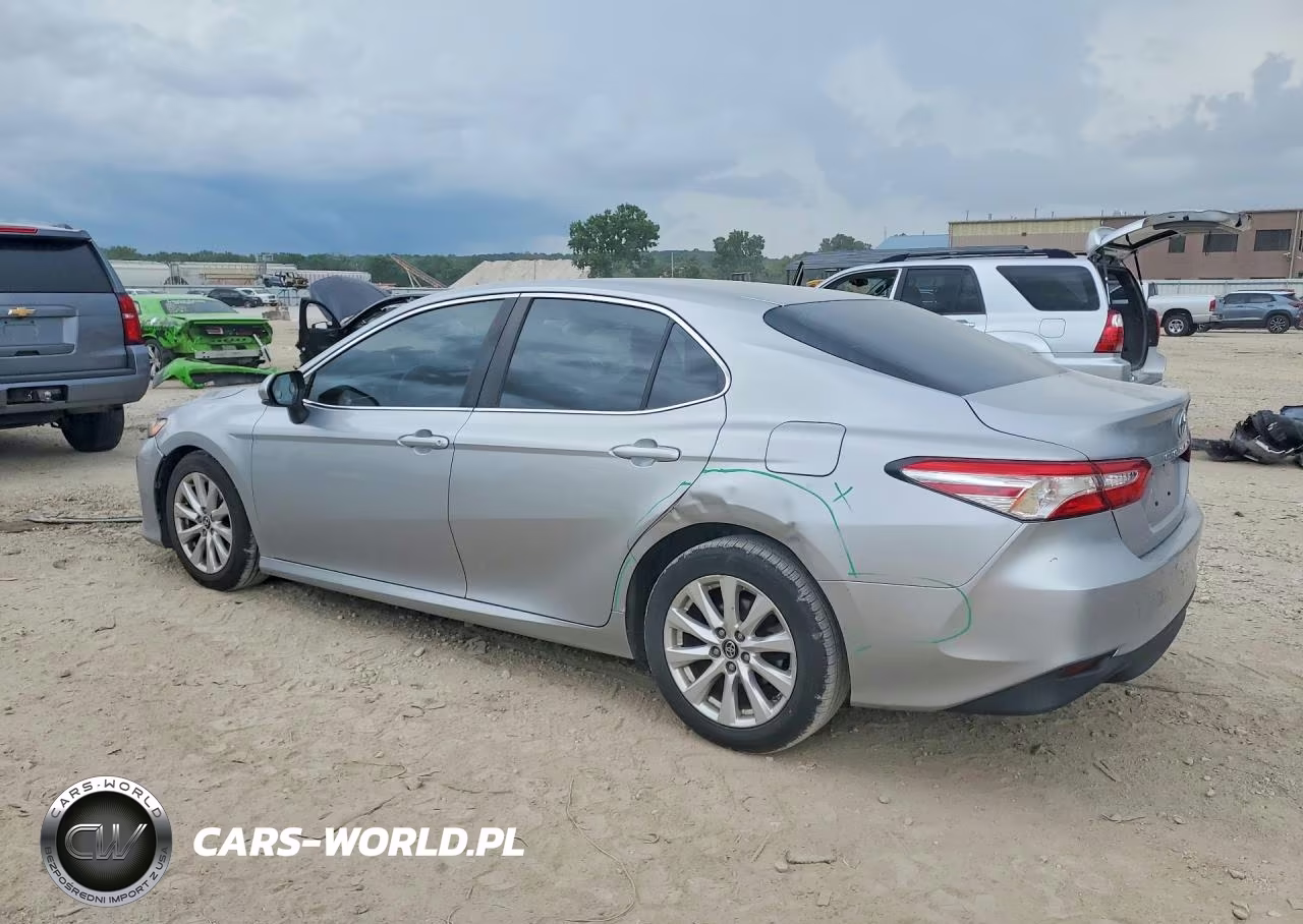 2018 Toyota Camry Le VIN:4T1B11HK6JU515771 - 2