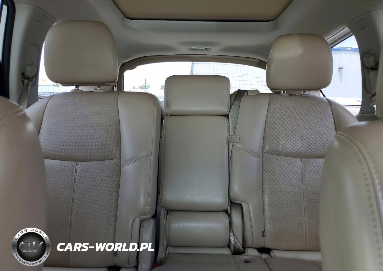 2019 Nissan Pathfinder Platinum VIN:5N1DR2MN9KC607570 - 10