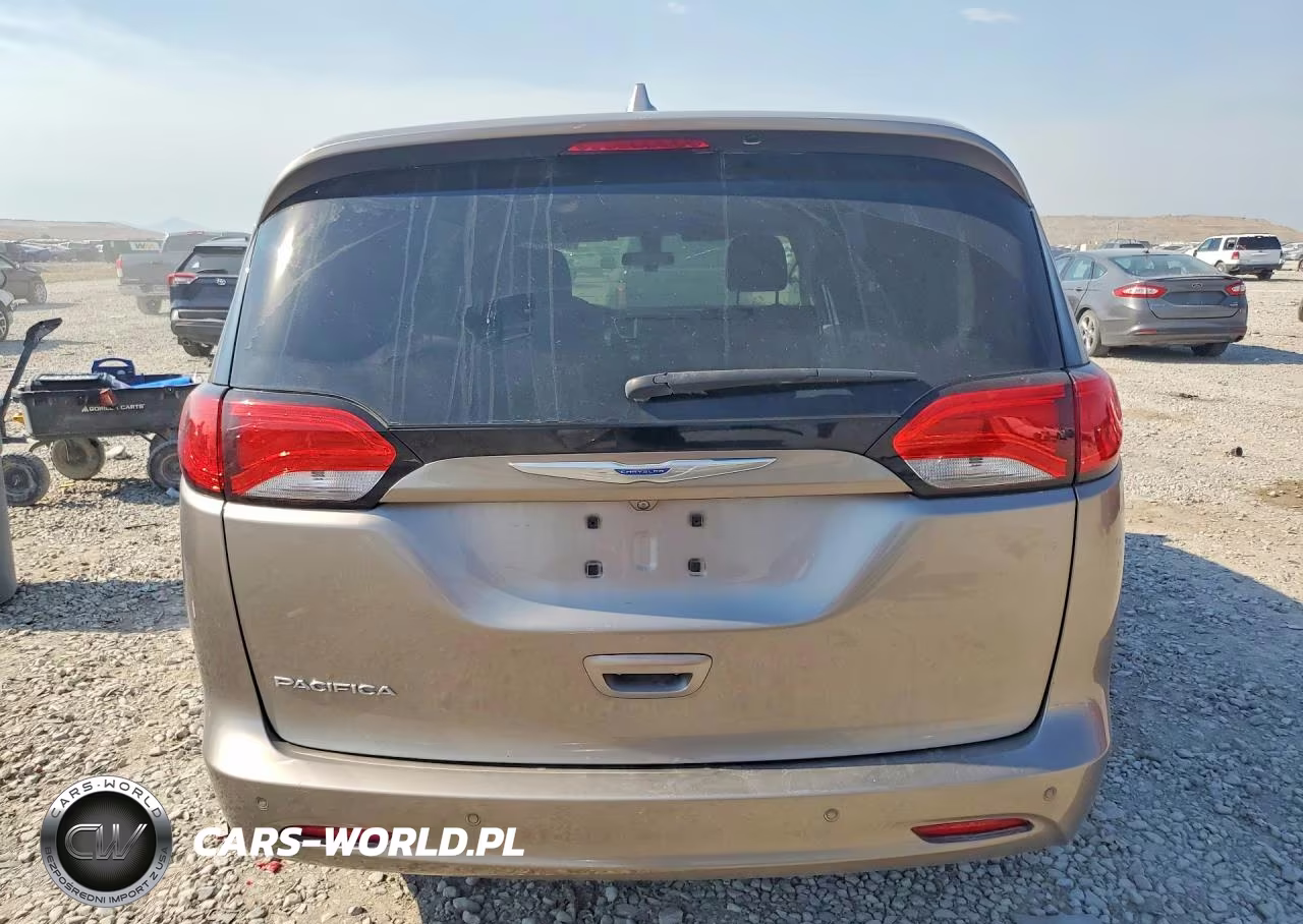 2018 Chrysler Pacifica Lx VIN:2C4RC1CG2JR133041 - 6
