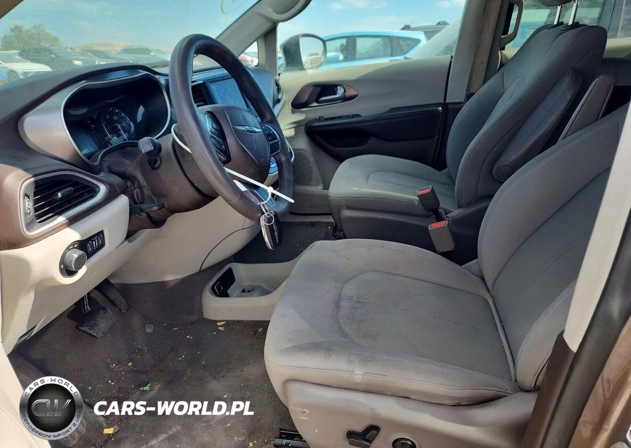 2018 Chrysler Pacifica Lx VIN:2C4RC1CG2JR133041 - 7