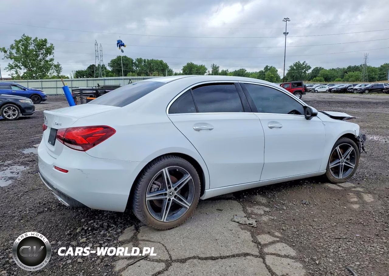 2019 Mercedes-Benz A220 VIN:WDD3G4FB9KW022027 - 3