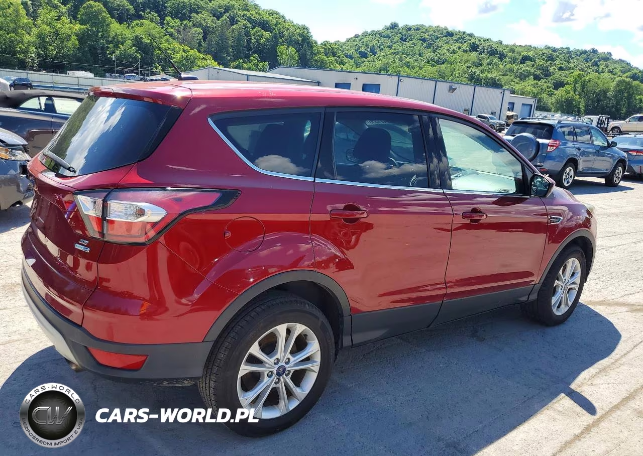 2017 Ford Escape Se VIN:1FMCU9GDXHUE04079 - 3