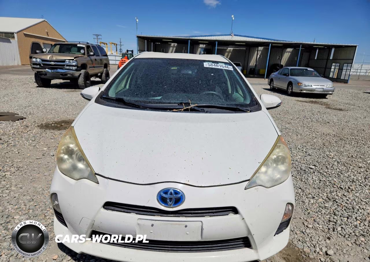 2012 Toyota Prius C Three VIN:JTDKDTB39C1019392 - 5