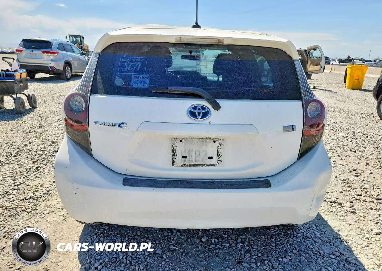 2012 Toyota Prius C Three VIN:JTDKDTB39C1019392 - 6