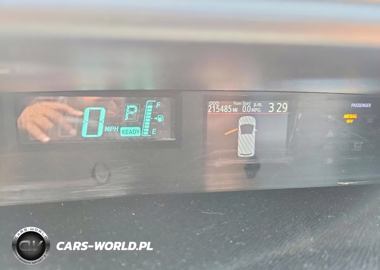 2012 Toyota Prius C Three VIN:JTDKDTB39C1019392 - 9