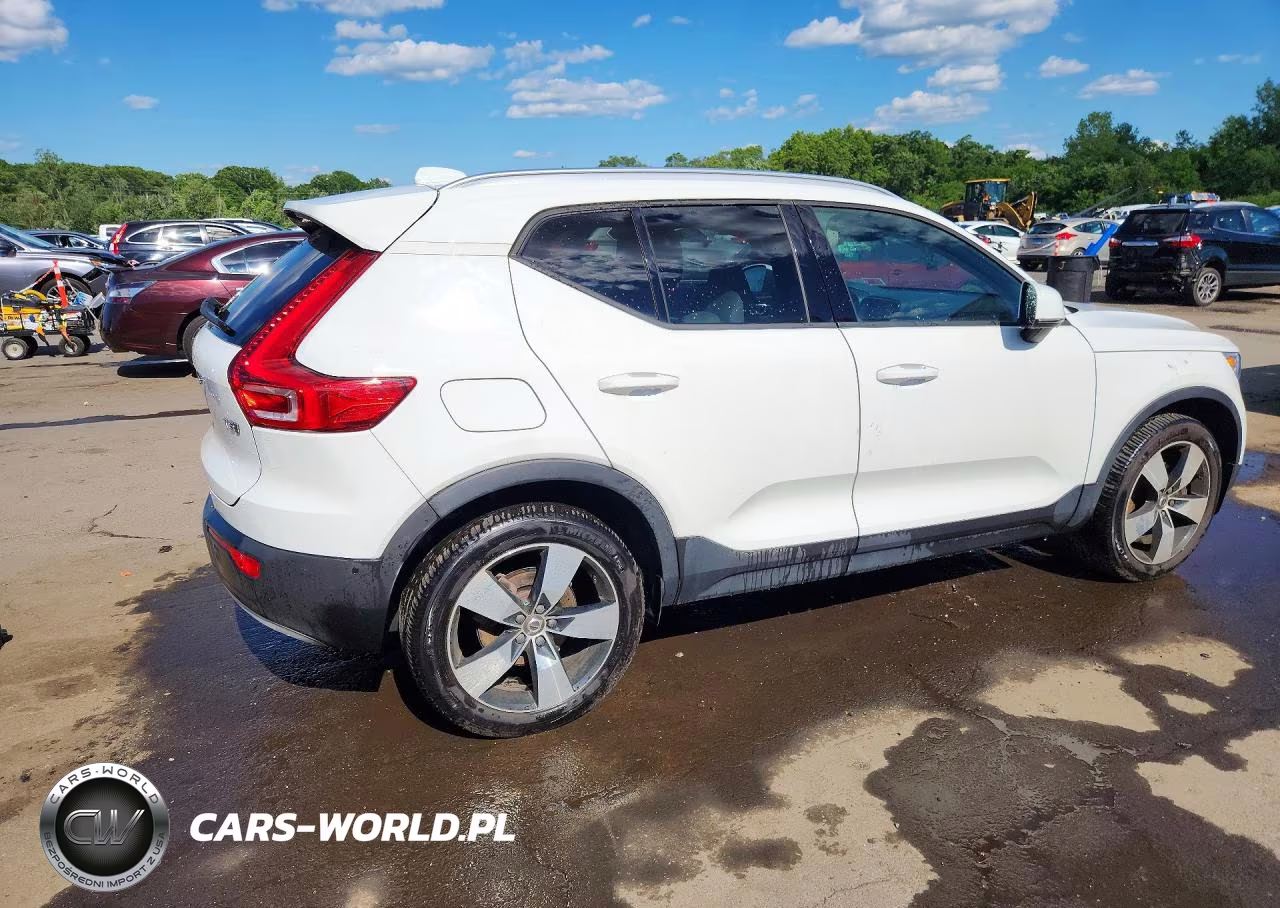 2019 Volvo Xc40 T5 Momentum VIN:YV4162XZ3K2014319 - 3