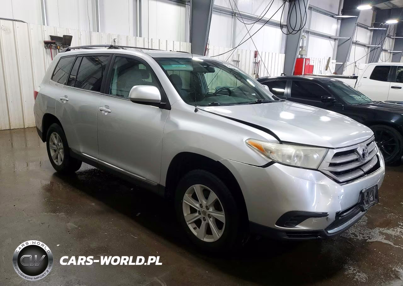 2012 Toyota Highlander Base VIN:5TDBK3EH4CS157843 - 4